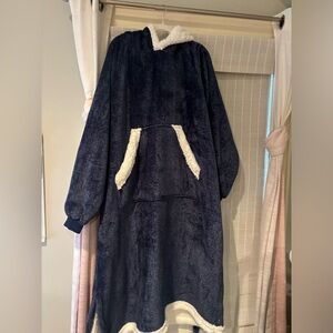 The Comfy in dark blue